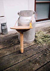 Traditioneller Melkschemel